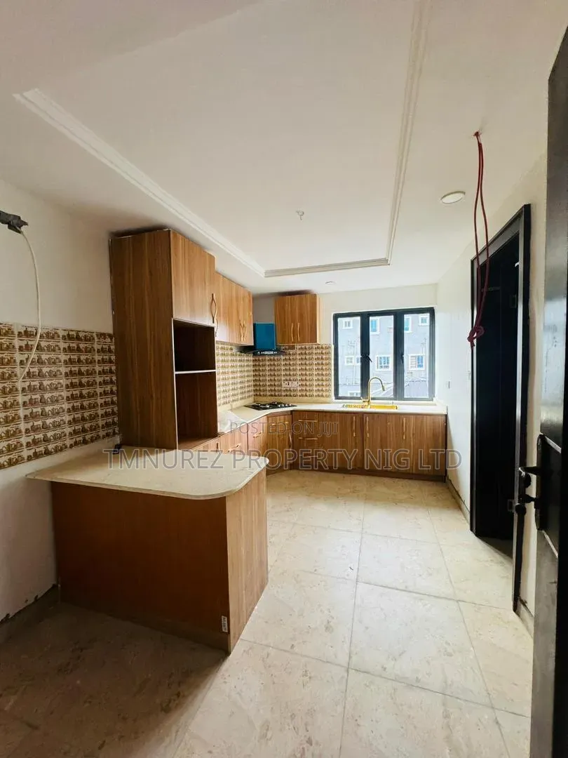 4bdrm Duplex in Yaba Estate for sale in Sabo / Yaba