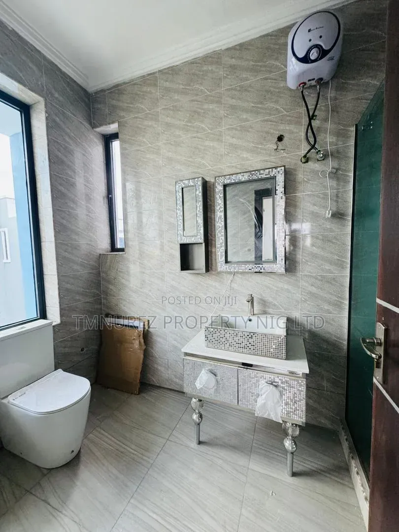 4bdrm Duplex in Yaba Estate for sale in Sabo / Yaba