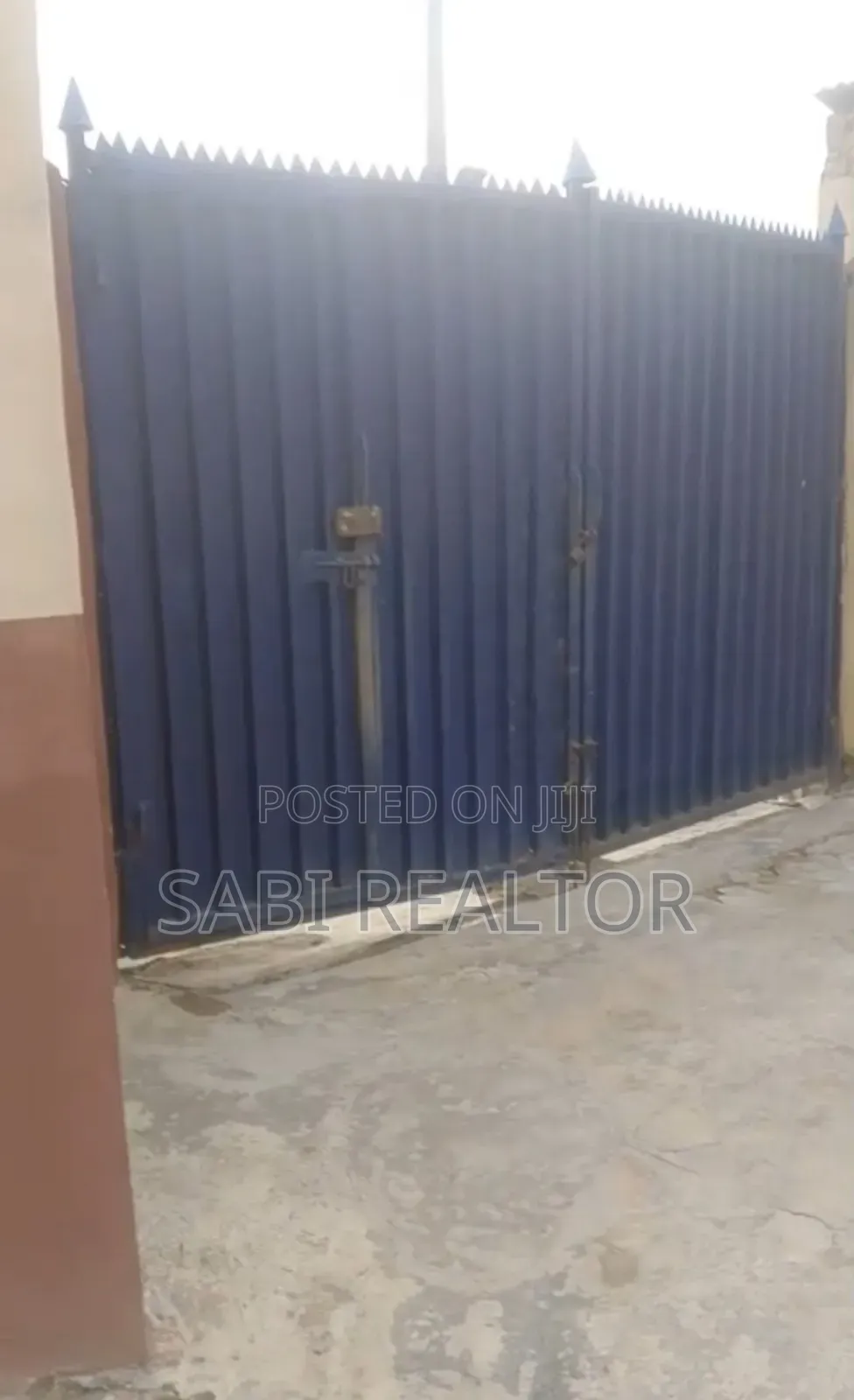Land for Sale |Full Plot of Land With a Building on 60x120ft at Area 1 in Akowonjo