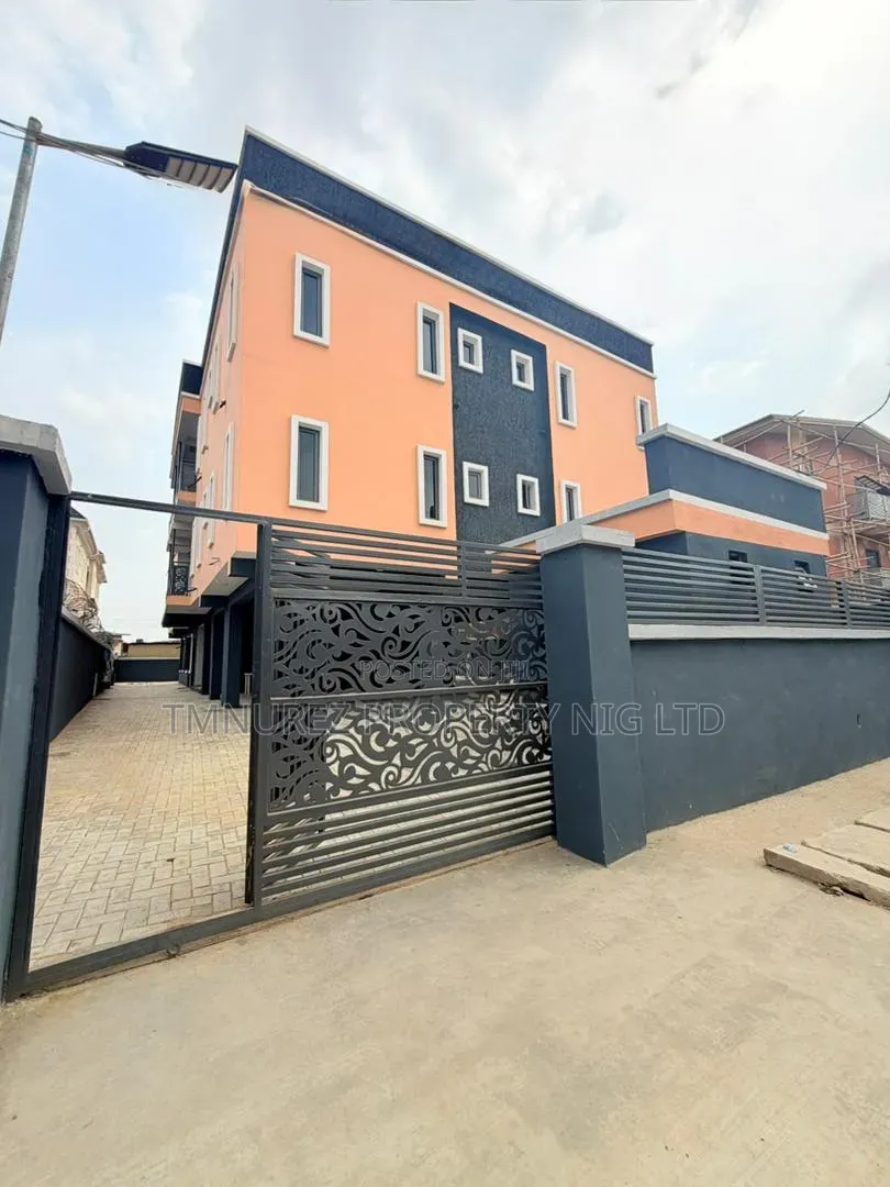 3bdrm Apartment in Gbagada Estate, Atunrase Medina for sale in Atunrase Medina