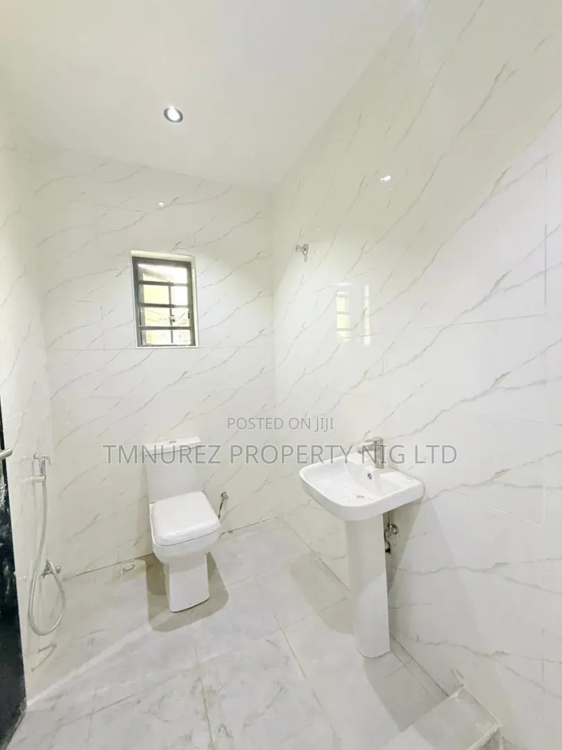 3bdrm Apartment in Gbagada Estate, Atunrase Medina for sale in Atunrase Medina