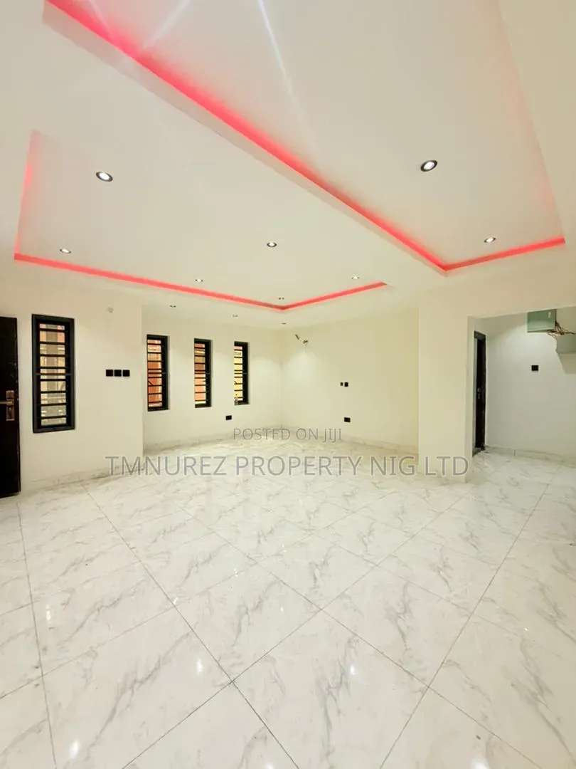 3bdrm Apartment in Gbagada Estate, Atunrase Medina for sale in Atunrase Medina