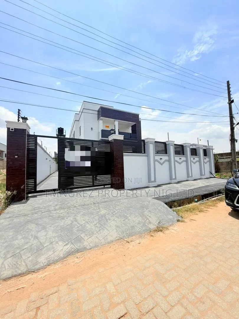 5bdrm Duplex in Opic, Iseri Olofin for sale in Iseri Olofin