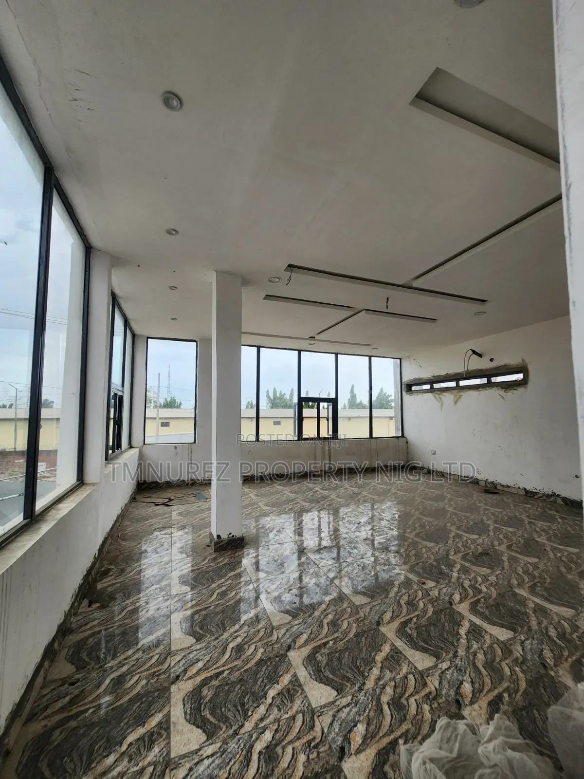 Shop Showroom for Rent at VGC in a Busy Place in Iseri Olofin