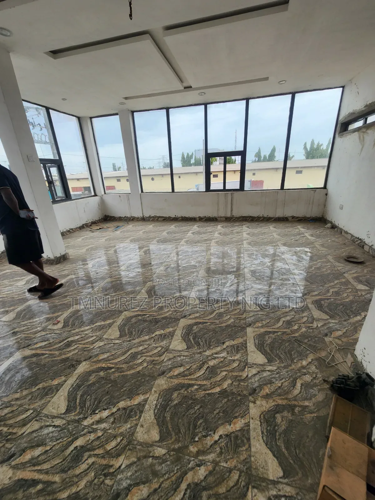 Shop Showroom for Rent at VGC in a Busy Place in Iseri Olofin