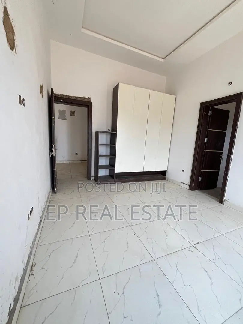 4bdrm Duplex in Apo Resettlement for sale in Apo Resettlement