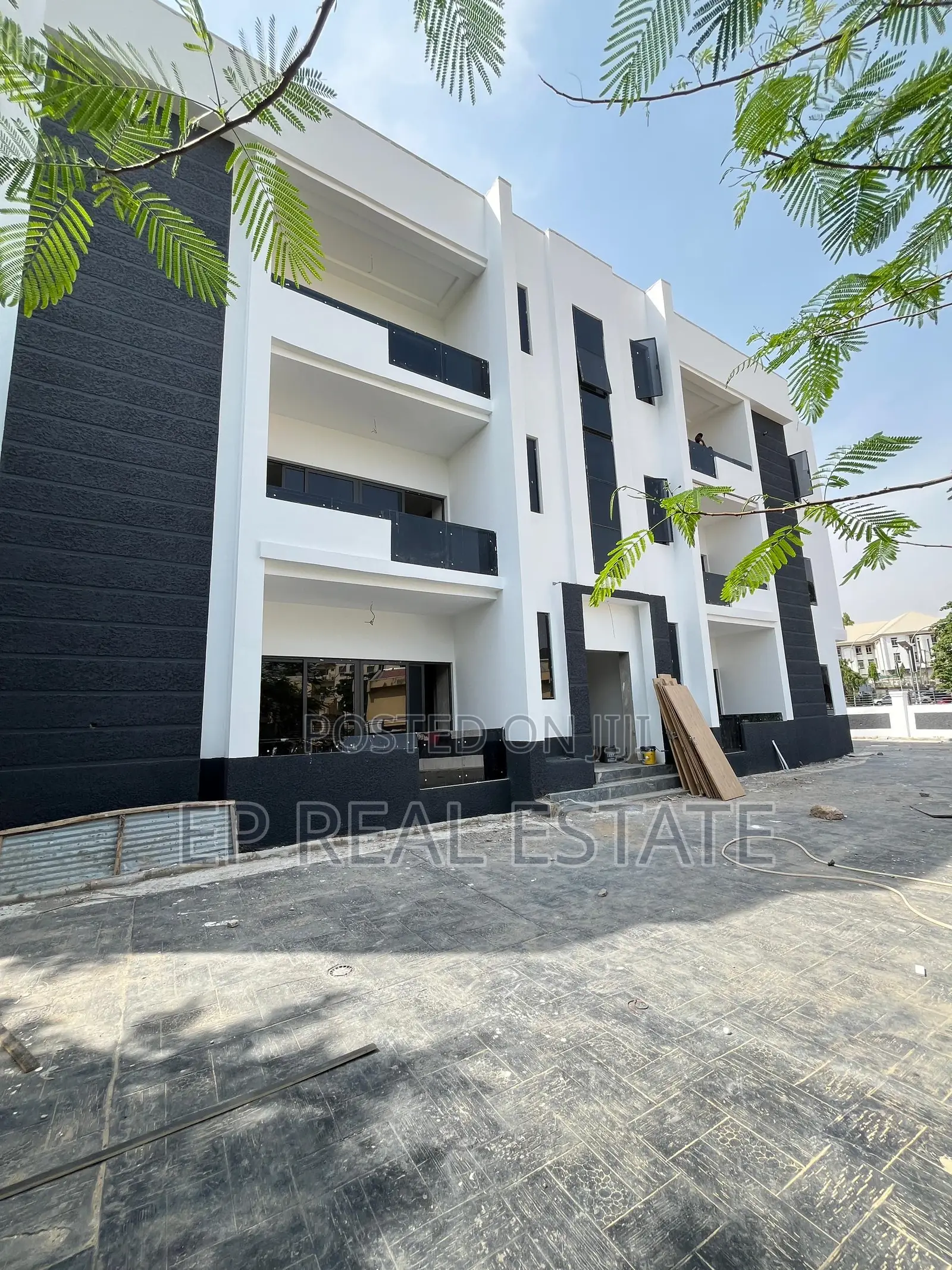 3bdrm Apartment in Wuse 2 for sale in Wuse 2
