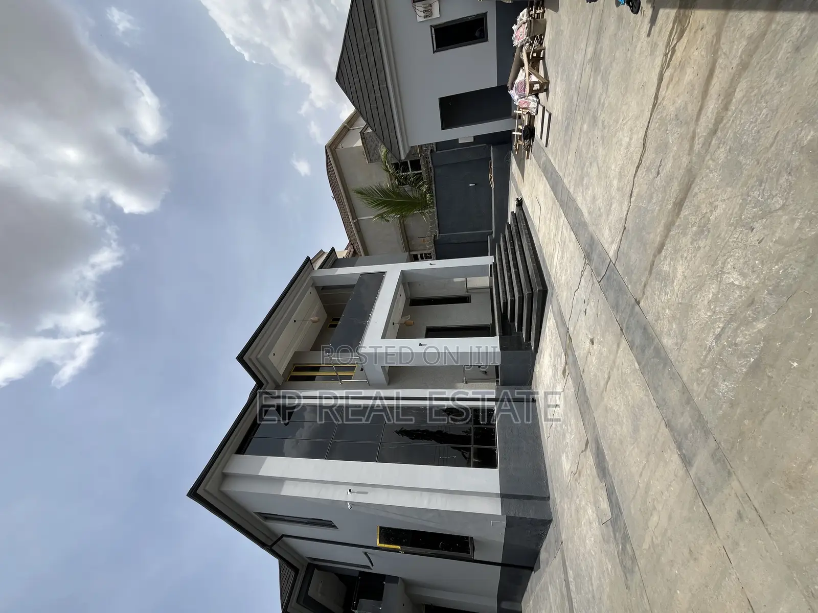 4bdrm House in Apo Resettlement for sale in Apo Resettlement