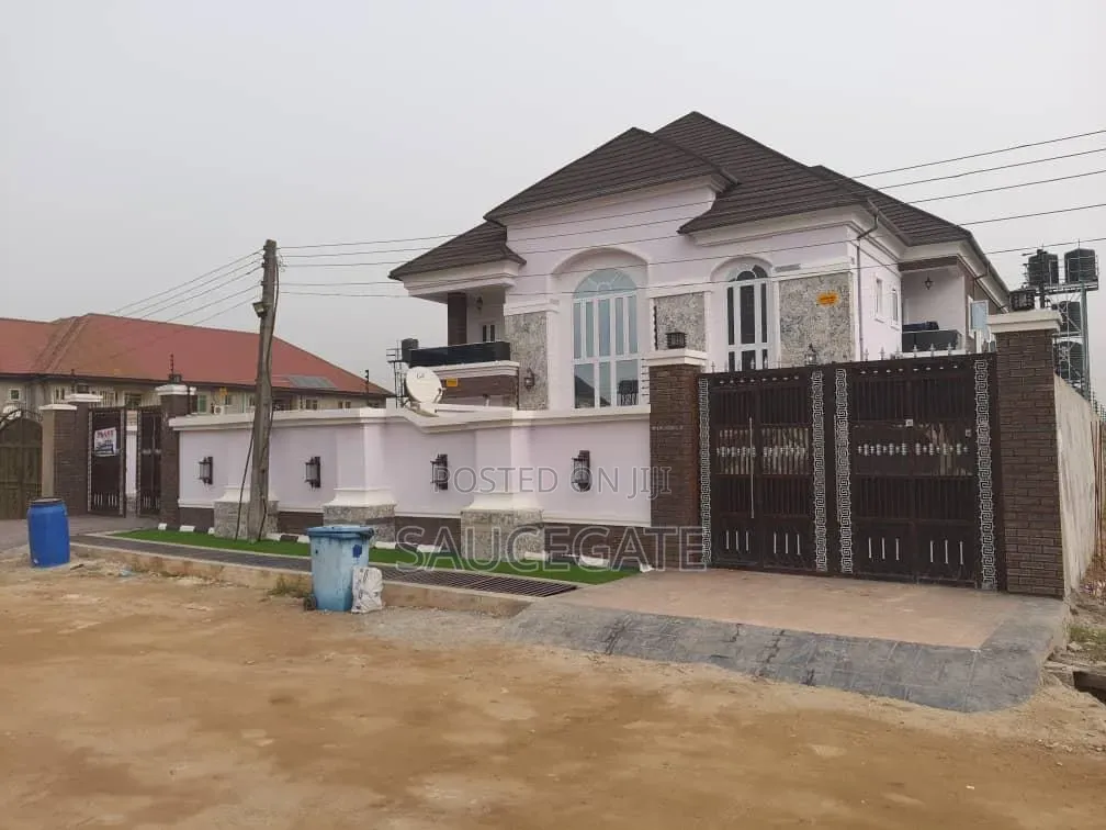 6bdrm Duplex in 6Th Avenue Festac for sale in Festac