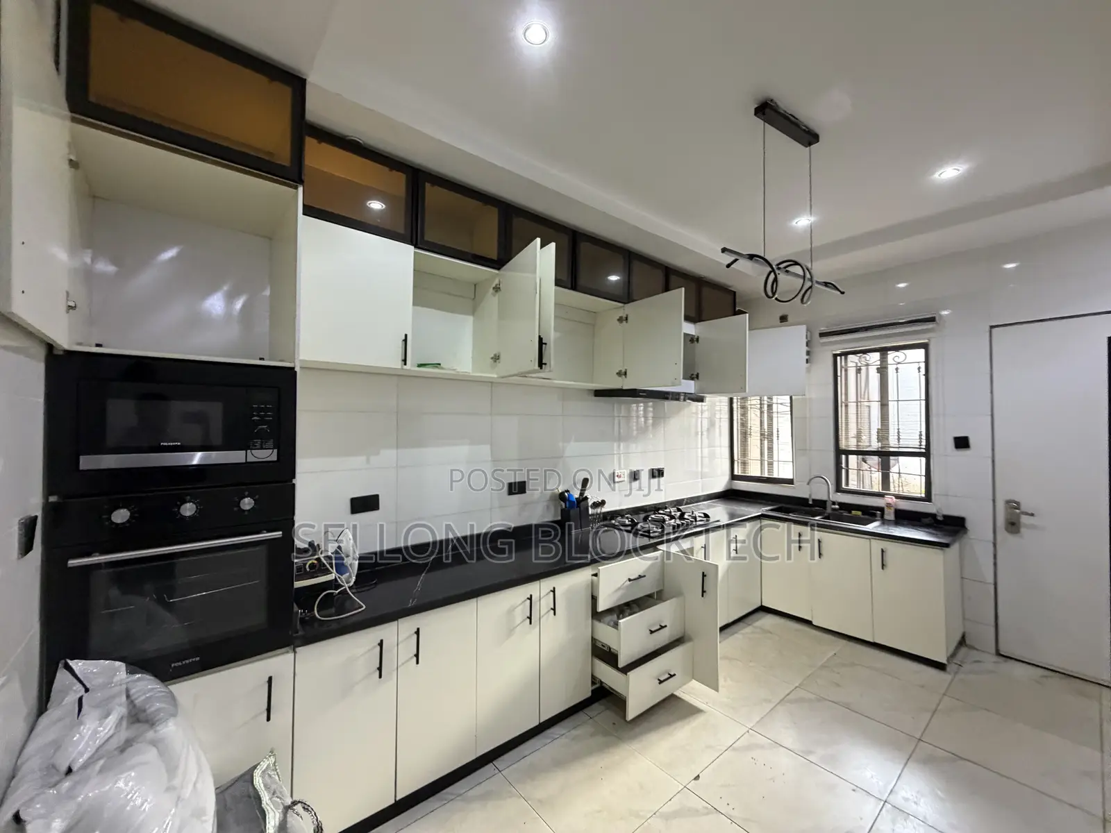 Furnished 4bdrm Townhouse / Terrace in Guzape District for rent in Guzape District