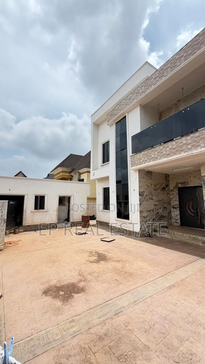 5bdrm Duplex in Apo Resettlement for sale in Apo Resettlement