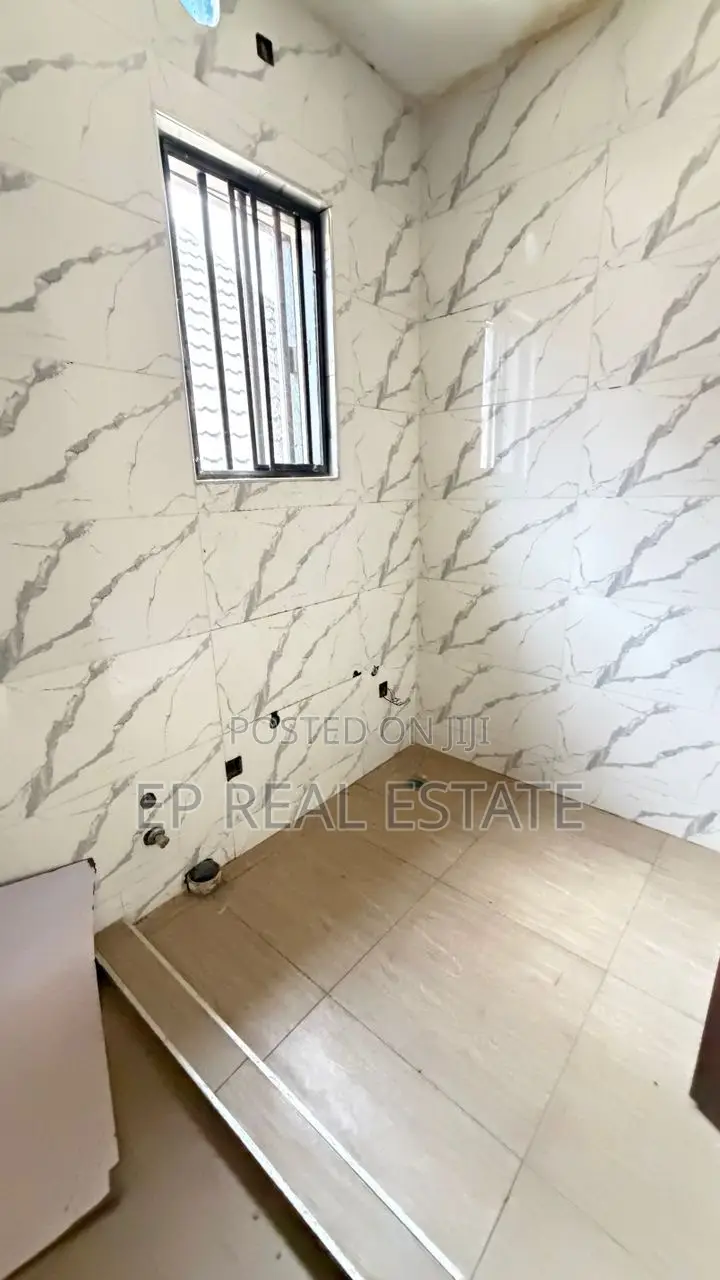 5bdrm Duplex in Apo Resettlement for sale in Apo Resettlement