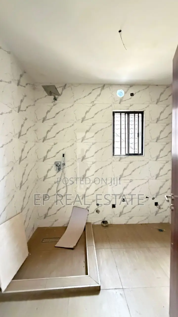 5bdrm Duplex in Apo Resettlement for sale in Apo Resettlement