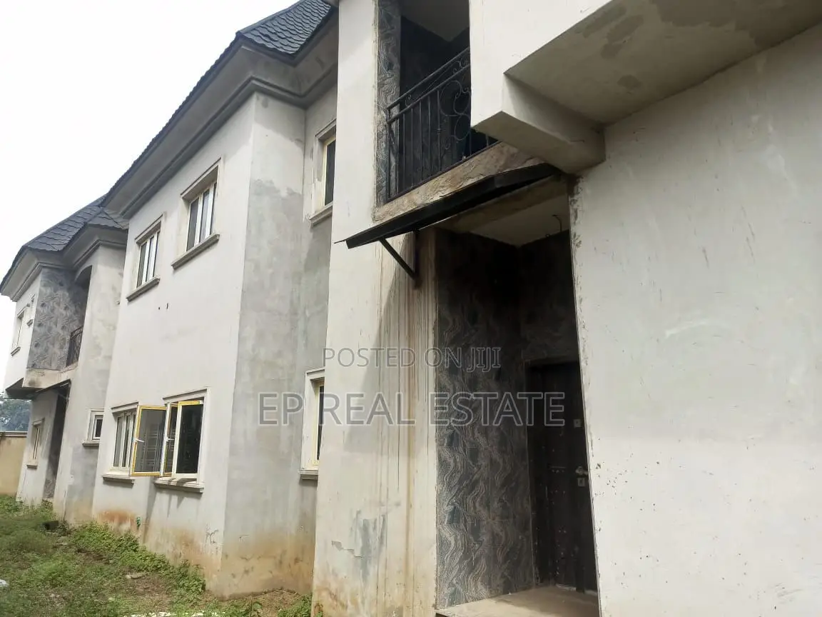 4bdrm Duplex in Apo Resettlement for sale in Apo Resettlement