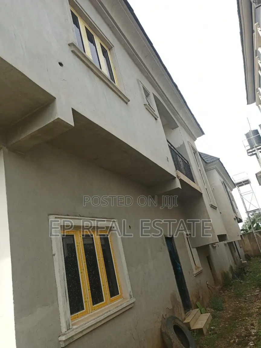 4bdrm Duplex in Apo Resettlement for sale in Apo Resettlement