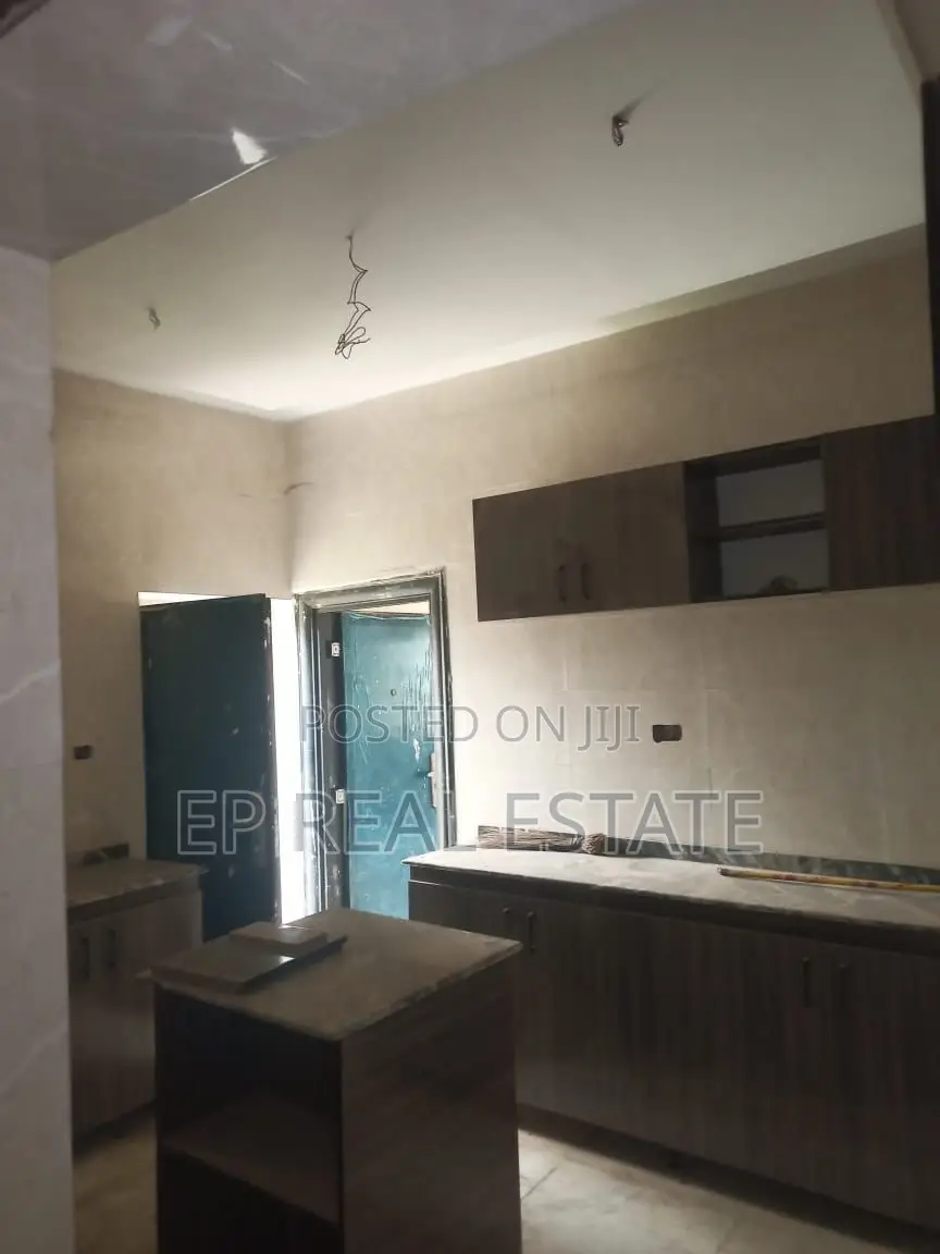 4bdrm Duplex in Apo Resettlement for sale in Apo Resettlement