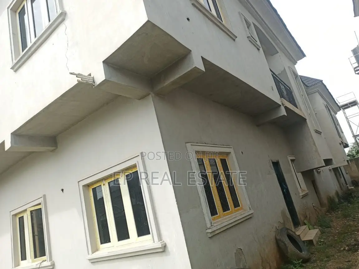 4bdrm Duplex in Apo Resettlement for sale in Apo Resettlement