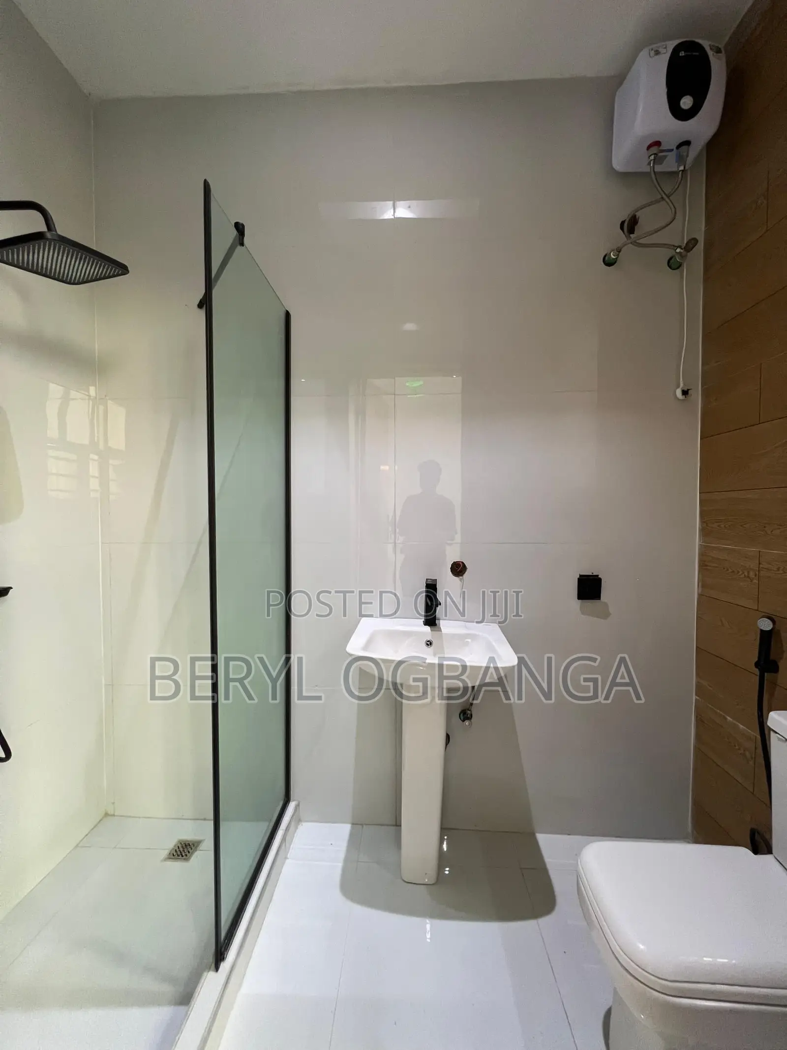 Fully Serviced 2 Bedroom Apartment in Osapa london