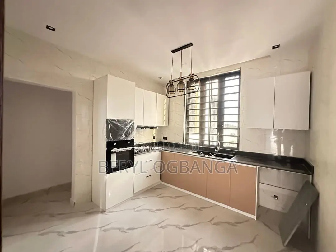 3bdrm Apartment in Victoria Island Extension for rent in Victoria Island Extension