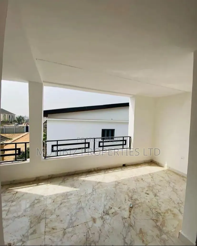4bdrm Duplex in Kolapo Ishola Gra, Akobo for rent in Akobo