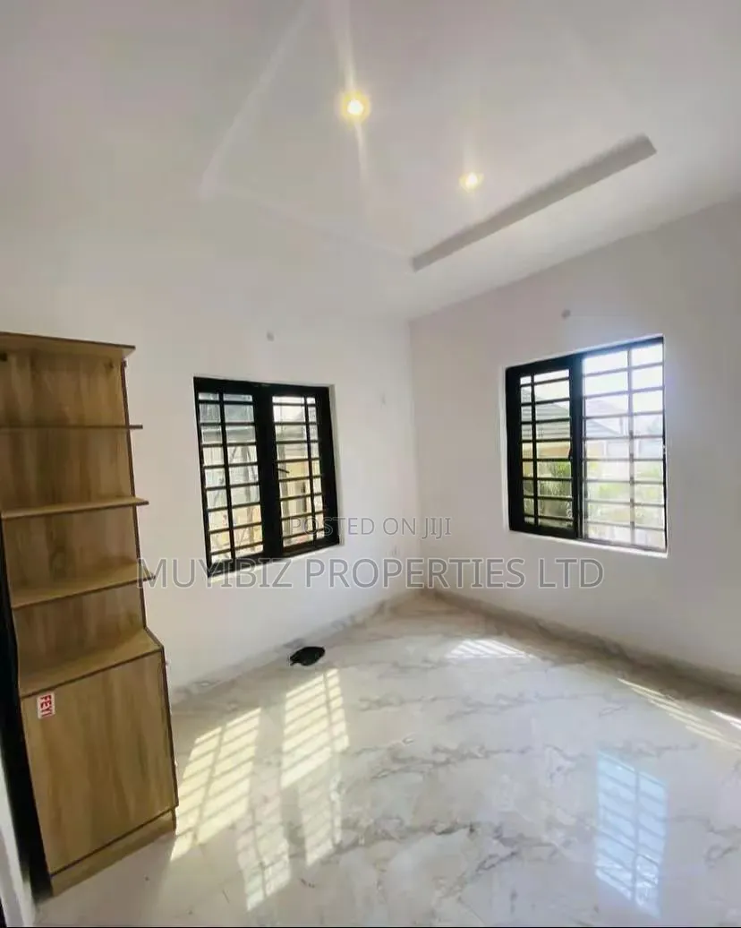 4bdrm Duplex in Kolapo Ishola Gra, Akobo for rent in Akobo