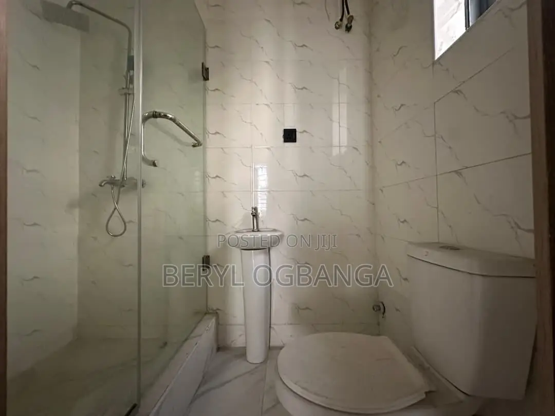 4bdrm Duplex in Lekki Phase 2 for rent in Lekki Phase 2