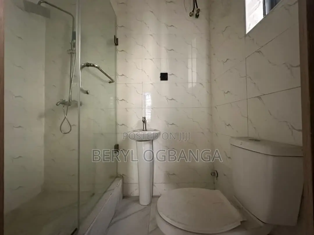 4bdrm Duplex in Lekki Phase 2 for rent in Lekki Phase 2