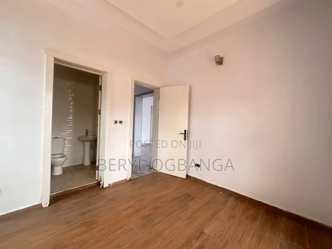 2bdrm Apartment in Lekki Phase 2 for rent in Lekki Phase 2