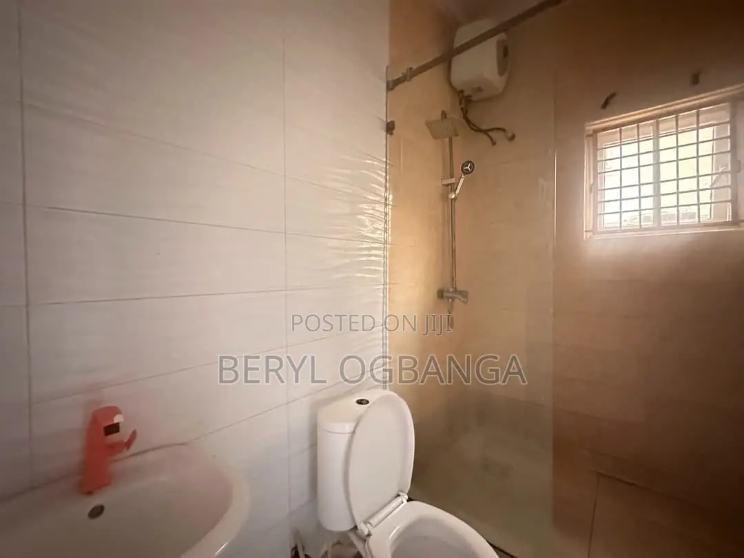 2bdrm Apartment in Lekki Phase 2 for rent in Lekki Phase 2