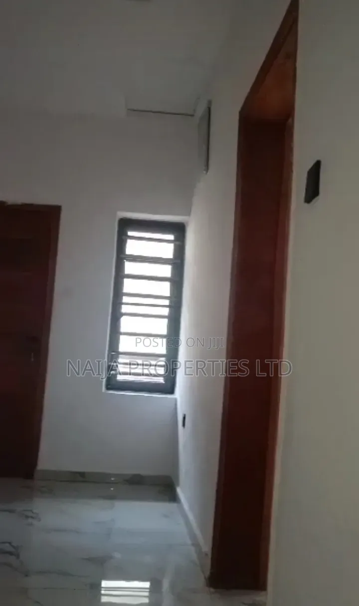 2bdrm Townhouse / Terrace in Lekki Scheme 2, Ajiwe for rent in Ajiwe