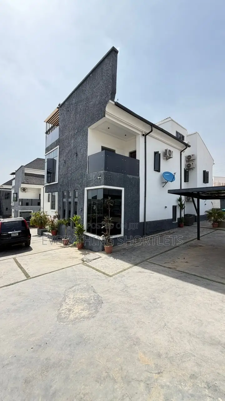 5bdrm Duplex in Guzape District for sale in Guzape District