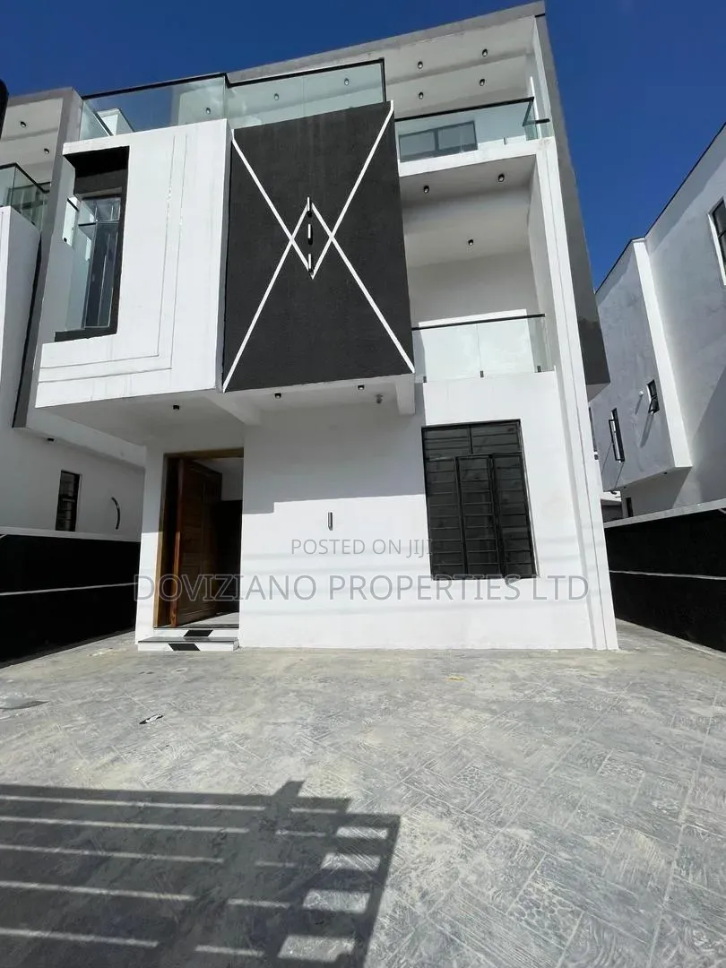 4bdrm Duplex in Chevron for sale in Chevron