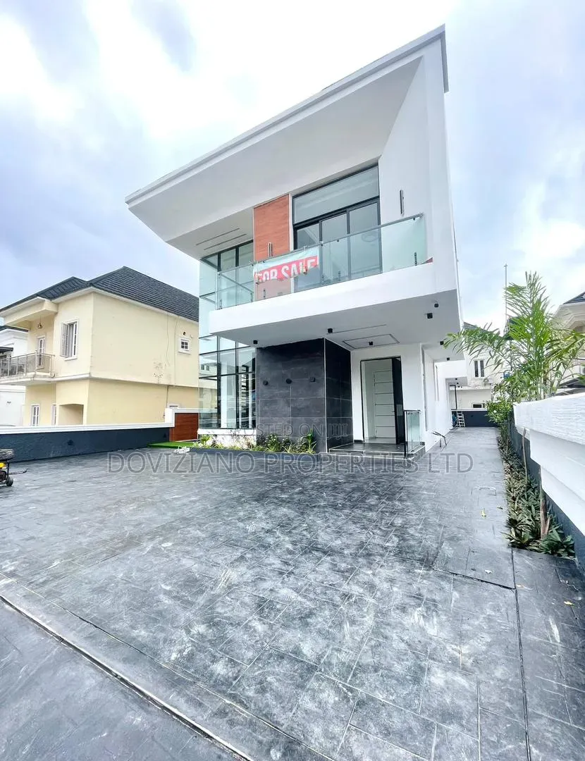 5bdrm Duplex in Ikota for sale in Ikota