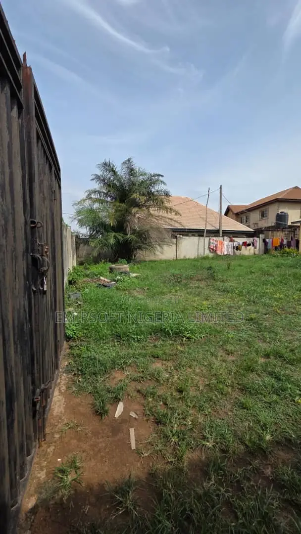 A Fenced and Gated 603sqm Land With a 2-Bedroom Boys Quarters for Sale in Akala Express