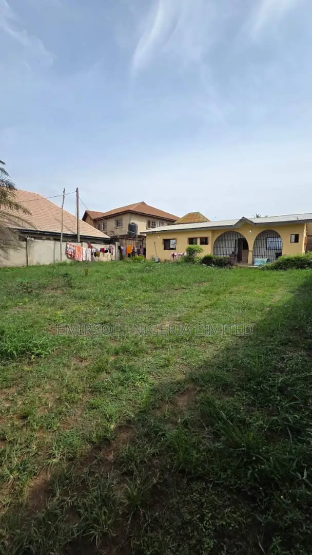 A Fenced and Gated 603sqm Land With a 2-Bedroom Boys Quarters for Sale in Akala Express