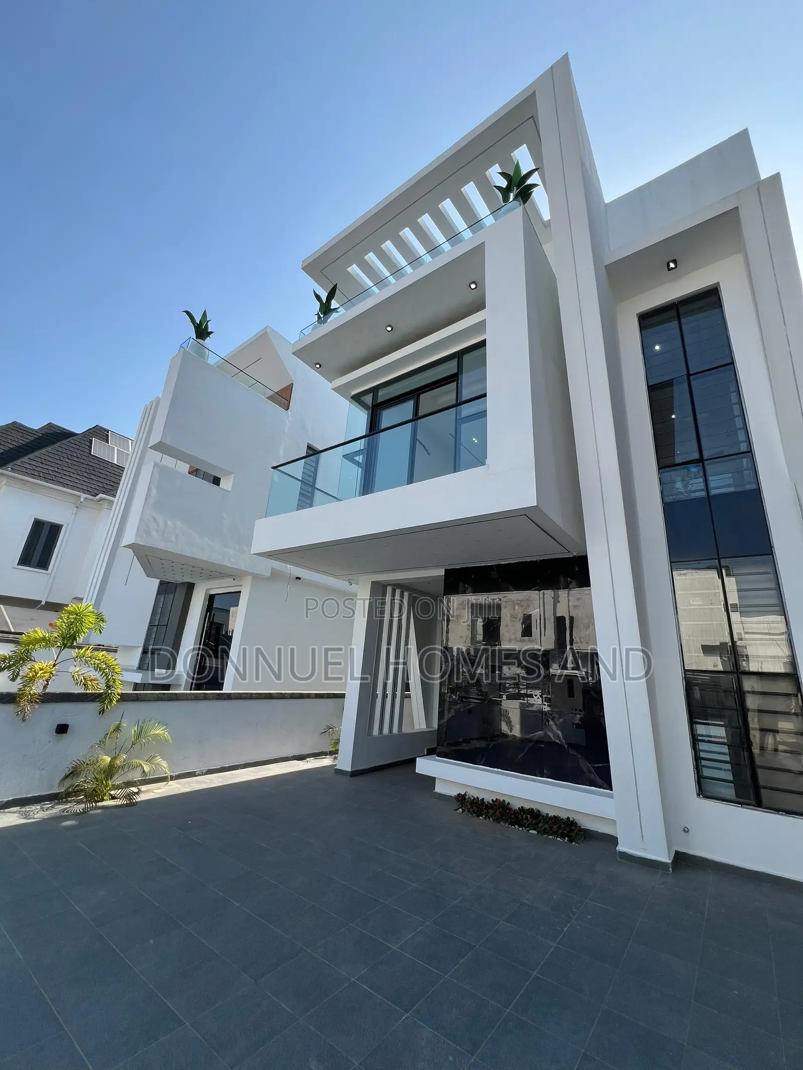 5bdrm Duplex in Lekki Expressway for sale in Lekki Expressway