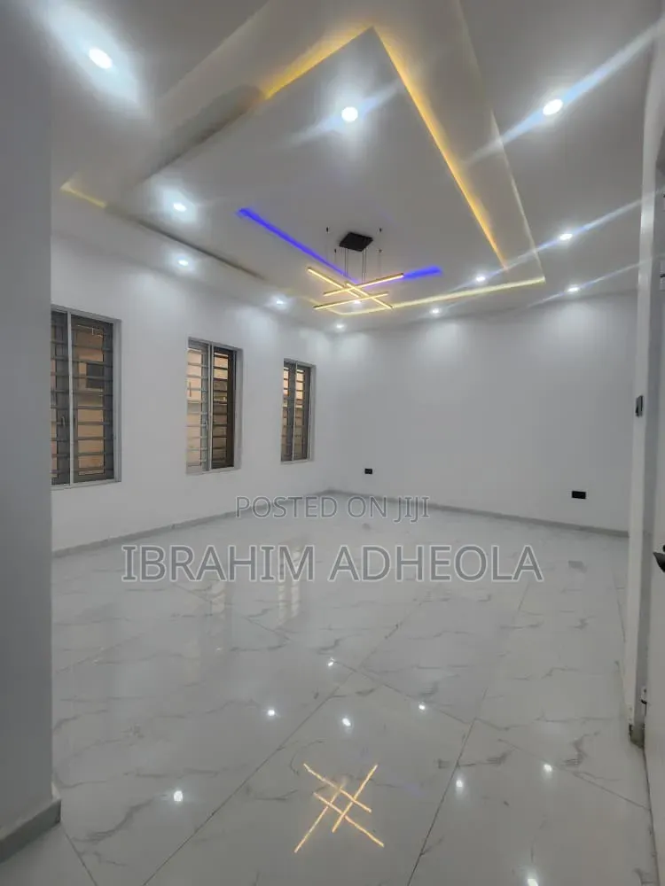 3bdrm Townhouse/Terrace in Gbagada, Medina for sale in Medina