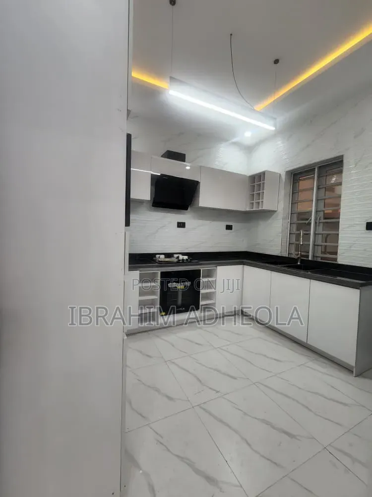 3bdrm Townhouse/Terrace in Gbagada, Medina for sale in Medina