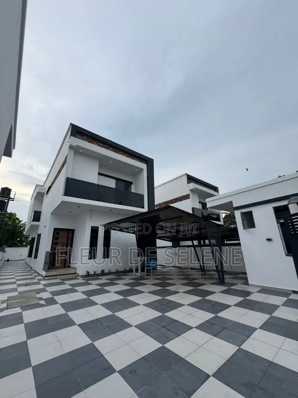 4bdrm Duplex in Eliozu for sale in Eliozu