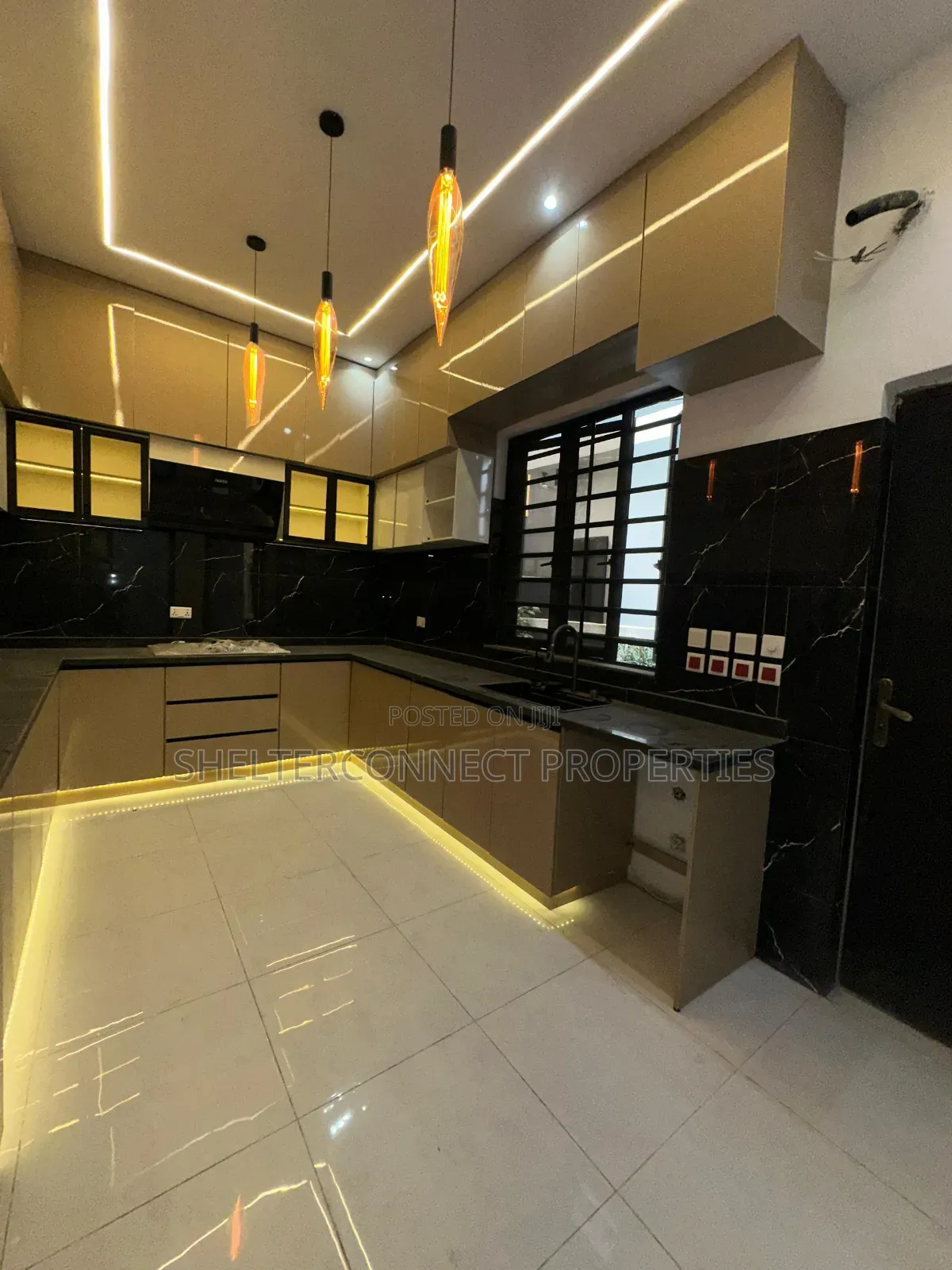 5bdrm Duplex in Ado / Ajah for sale in Ado / Ajah