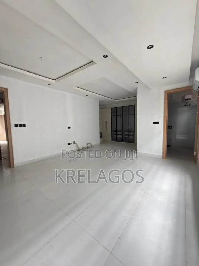 4bdrm Duplex in Akin Adesola for sale in Akin Adesola