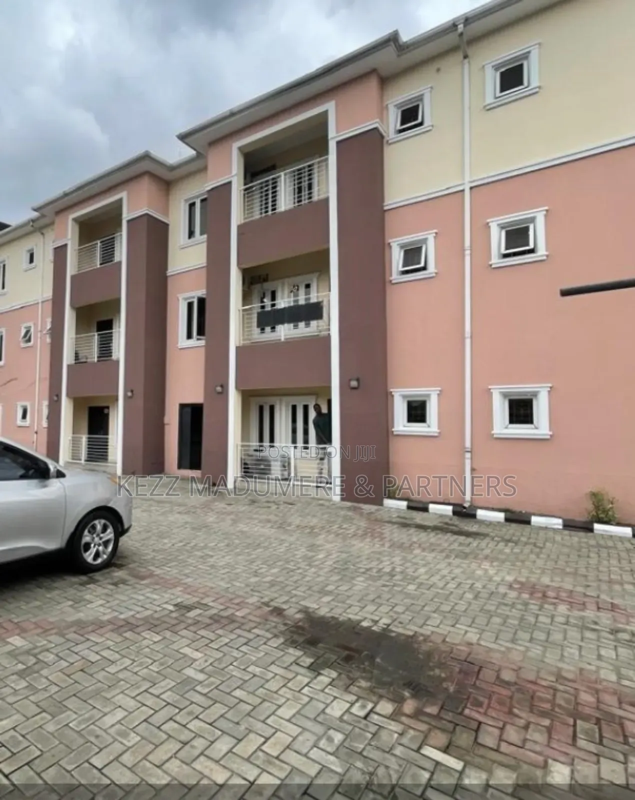 3bdrm Block of Flats in Off Stadium Road, Elekahia for rent in Elekahia