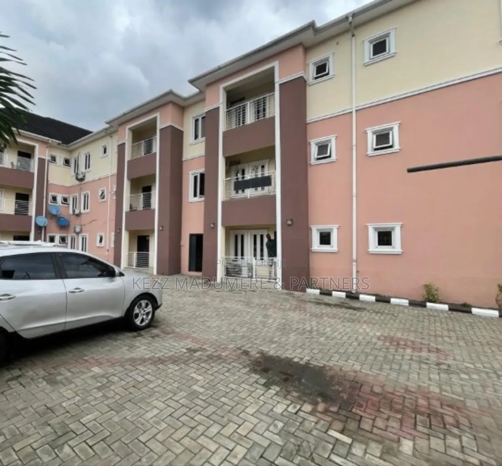 3bdrm Block of Flats in Off Stadium Road, Elekahia for rent in Elekahia