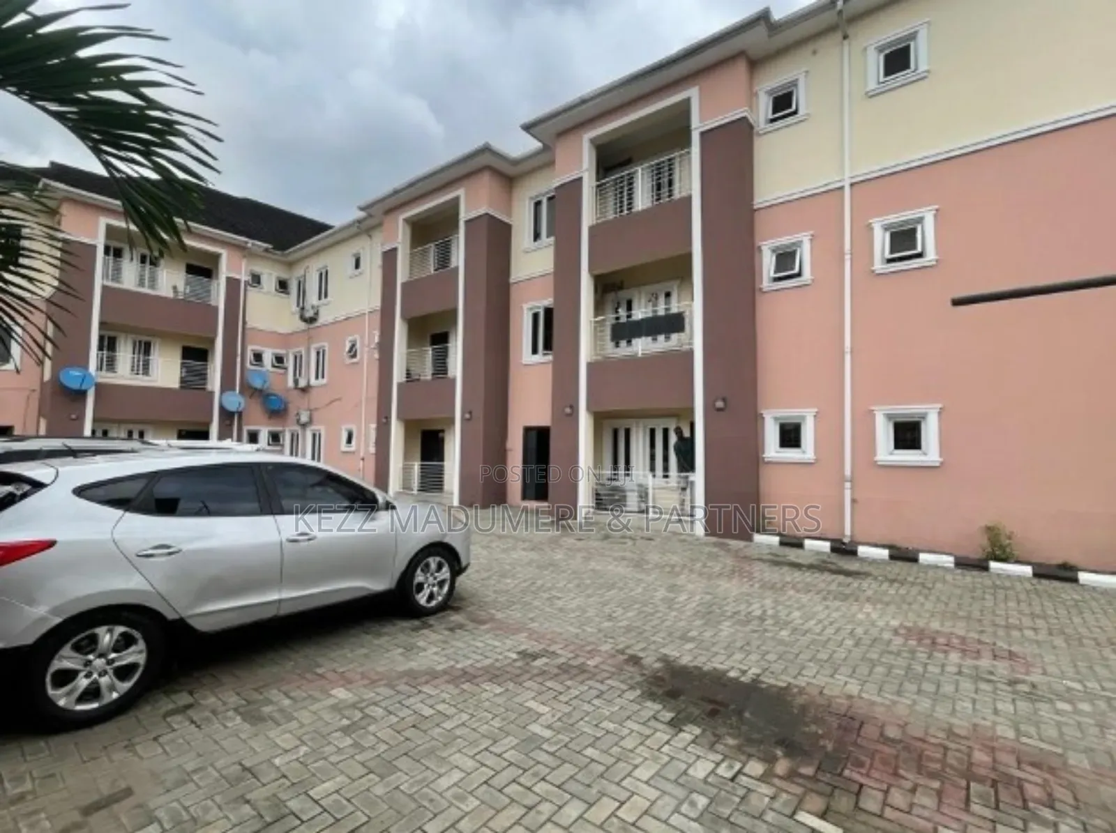 3bdrm Block of Flats in Off Stadium Road, Elekahia for rent in Elekahia