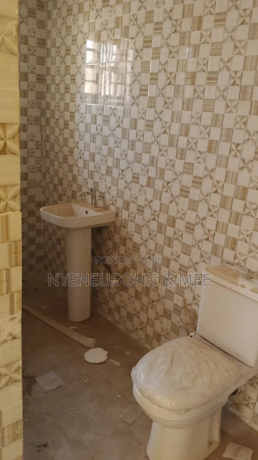 2bdrm Block of Flats in Becky 2 Garden, Karu for sale in Karu