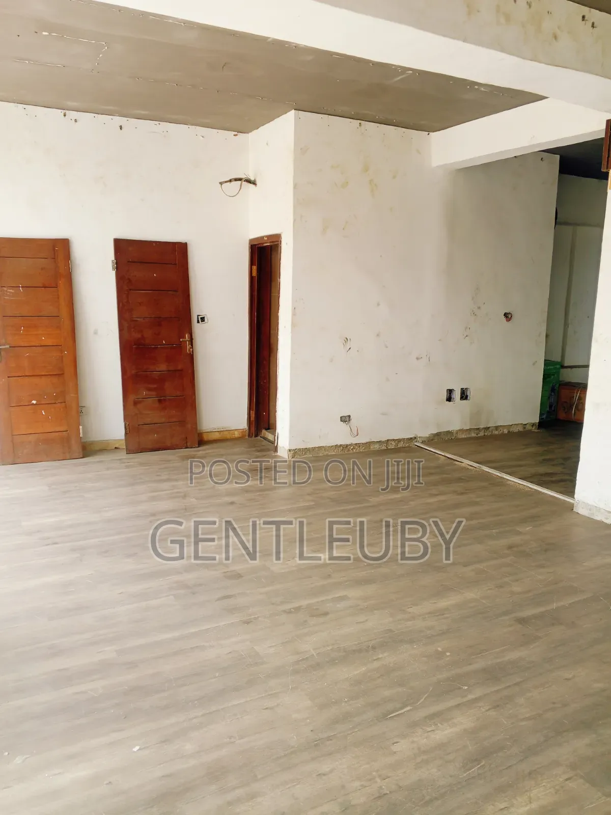Shop/ Office Space for Rent,Lekki Ph.2 in Lekki Phase 1