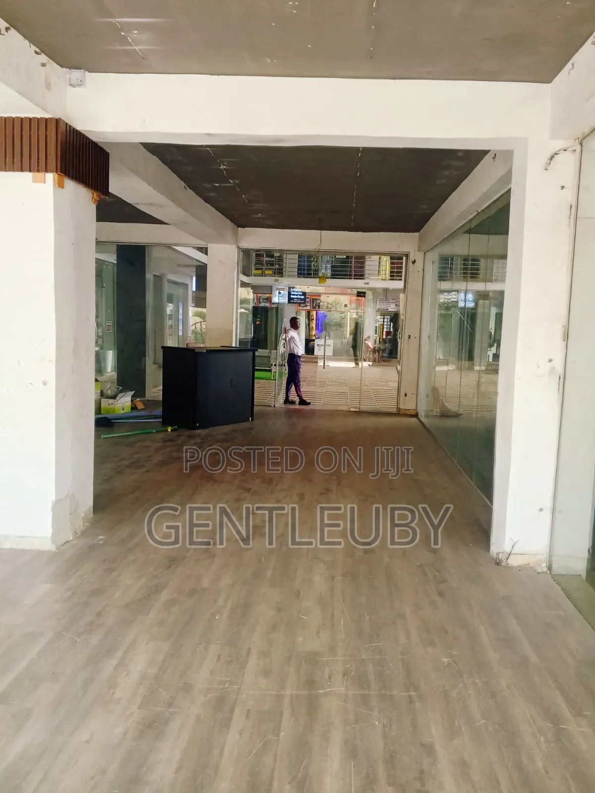 Shop/ Office Space for Rent,Lekki Ph.2 in Lekki Phase 1