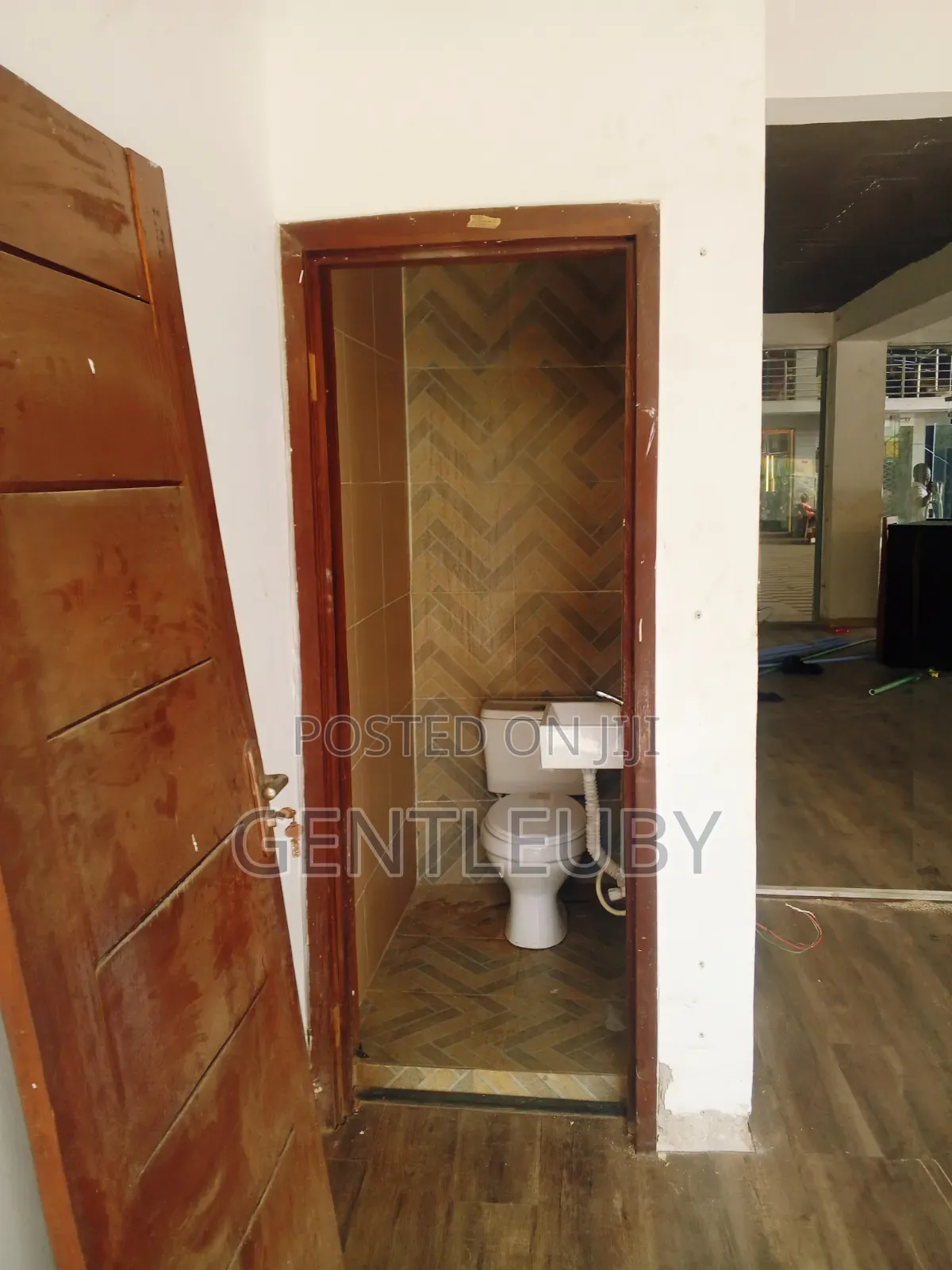 Shop/ Office Space for Rent,Lekki Ph.2 in Lekki Phase 1
