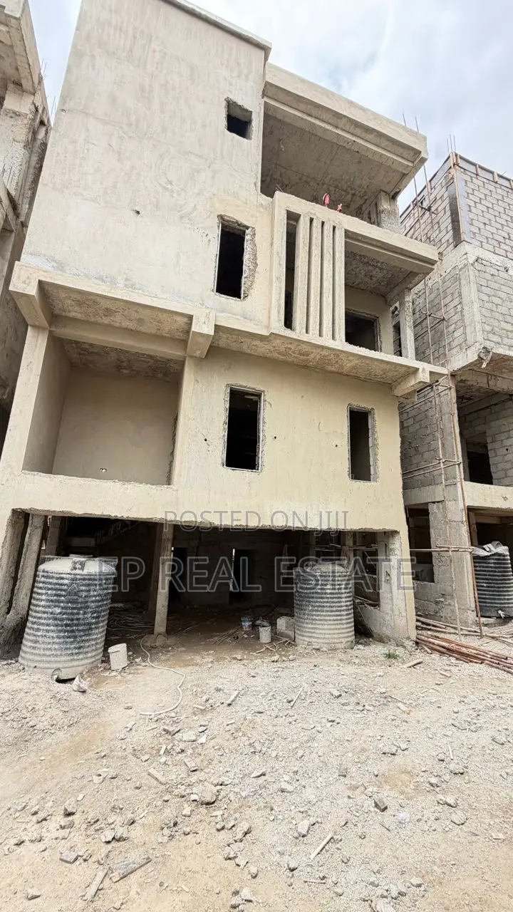6bdrm Duplex in Maitama for sale in Maitama