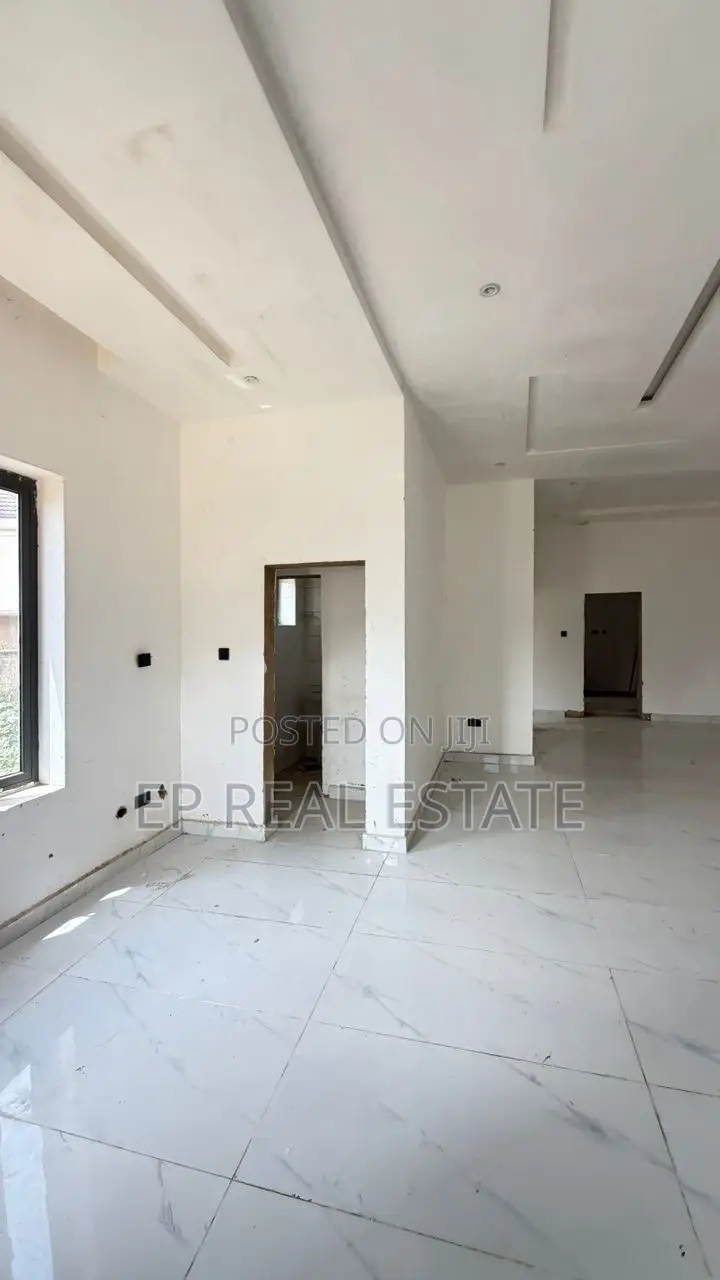 4bdrm Duplex in Apo Resettlement for sale in Apo Resettlement